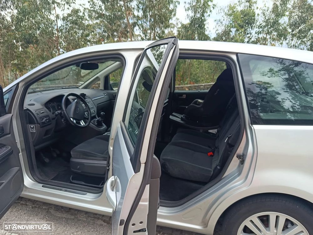 Ford Focus C-Max 1.6 TDCi Ghia - 4