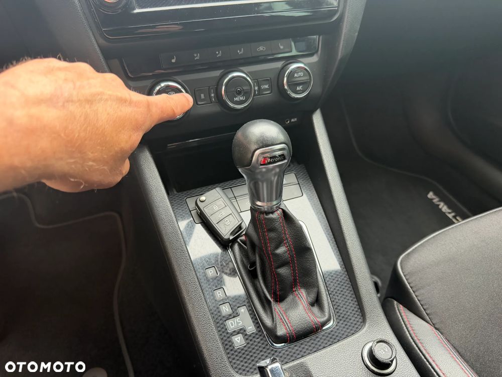 Skoda Octavia 2.0 TDI RS DSG - 20