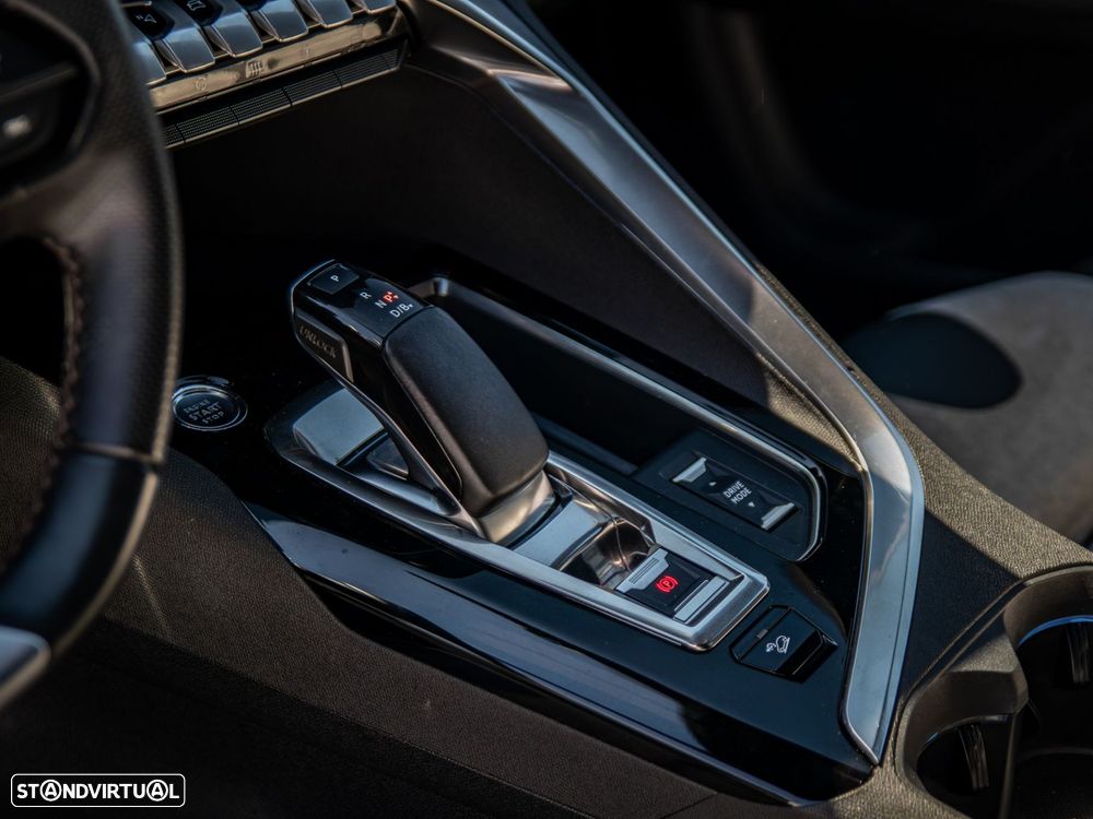 Peugeot 3008 1.6 Hybrid4 GT Pack e-EAT8 - 39