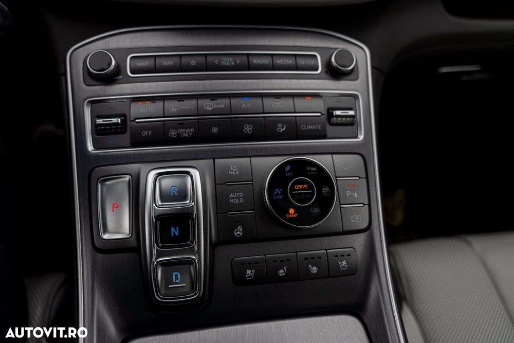 Hyundai Santa Fe 1.6 Plugin-Hybrid 4WD Signature - 29