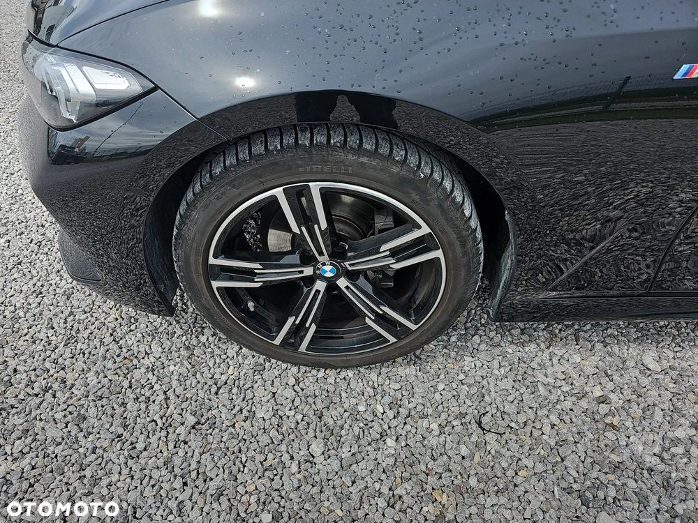BMW Seria 3 318i M Sport - 9