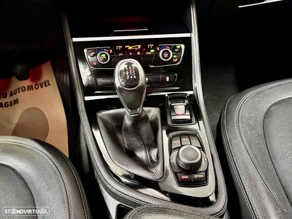 BMW 218 Active Tourer d Line Luxury - 38