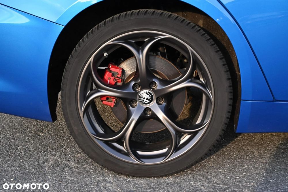 Alfa Romeo Giulia 2.0 Turbo 16V AT8-Q4 Veloce Ti - 20