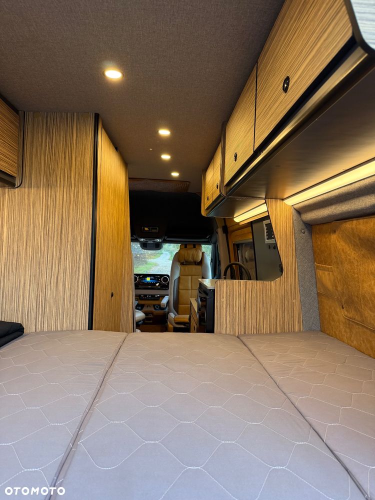 Mercedes-Benz Sprinter - 13
