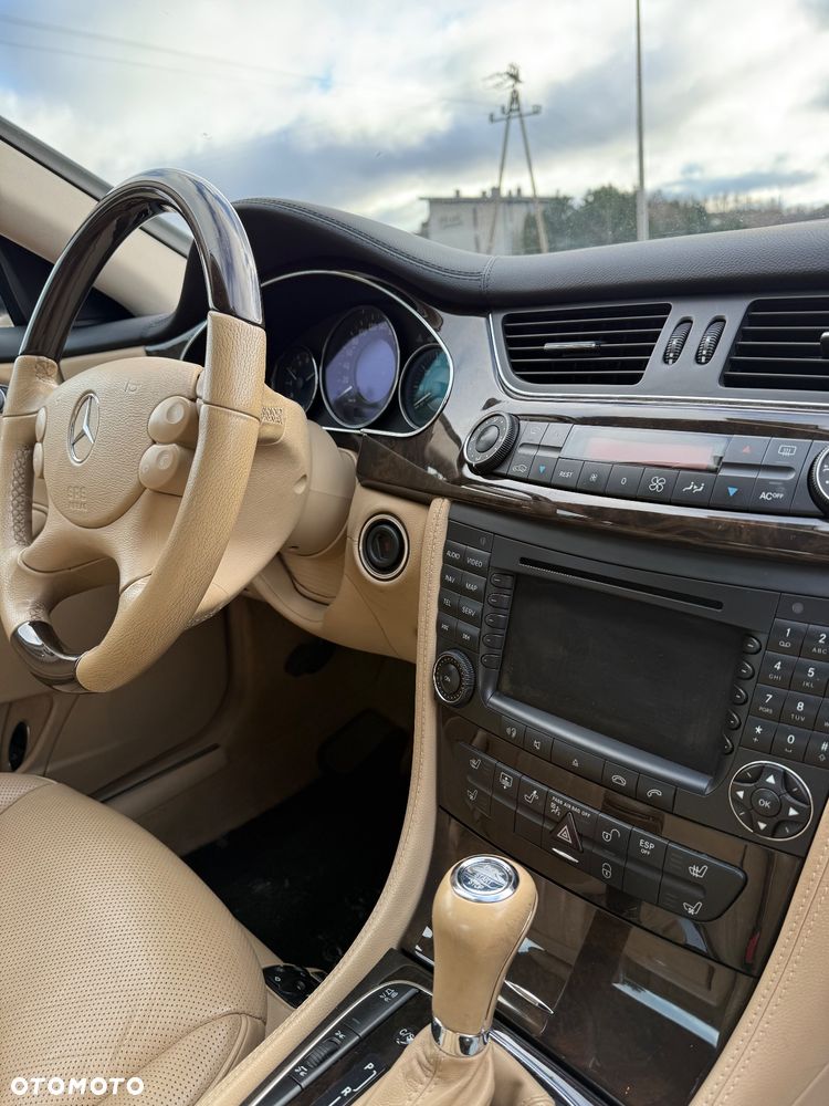 Mercedes-Benz CLS 500 - 11