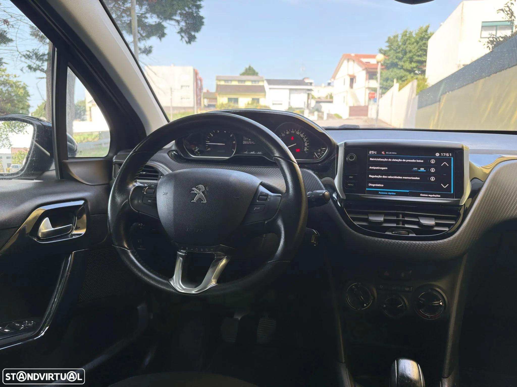 Peugeot 208 1.2 PureTech Style - 27