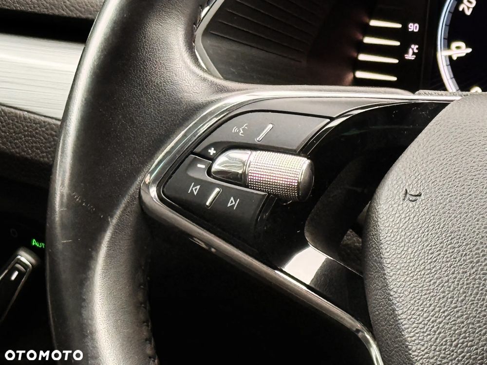 Skoda Superb 2.0 TDI SCR Ambition DSG - 21