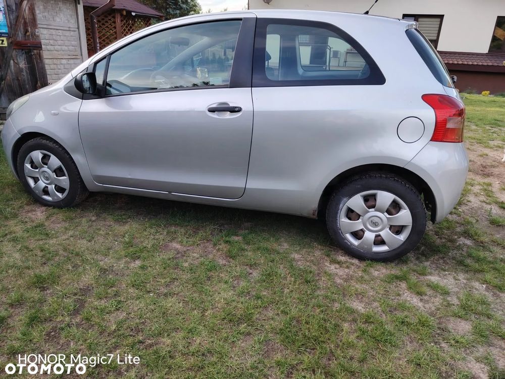 Toyota Yaris 1.3 Luna Gold - 2