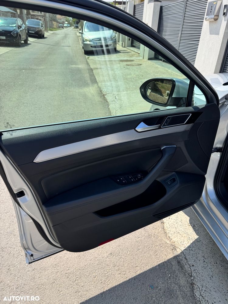 Volkswagen Passat 2.0 TDI DSG Highline - 36