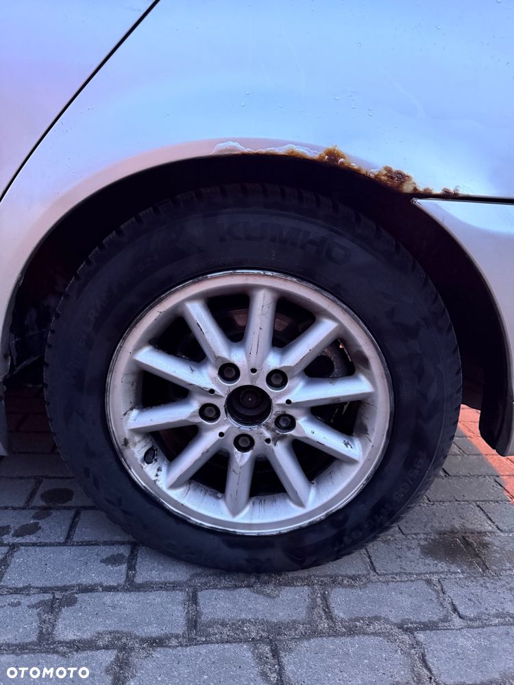 BMW Seria 3 323i - 9