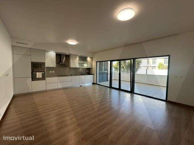 Apartamento T1 com Terraço e Garagem Fechada na Ericeira - Grande imagem: 2/21