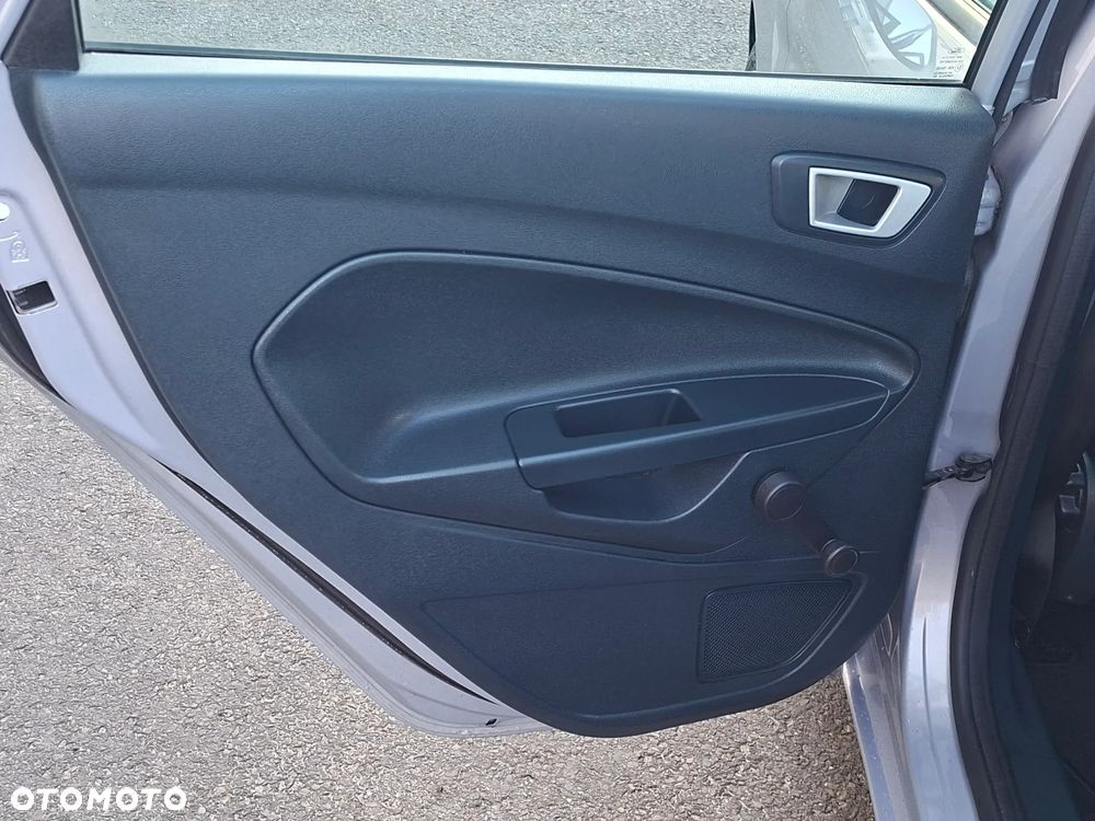 Ford Fiesta - 23