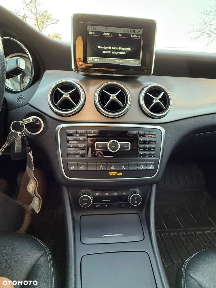 Mercedes-Benz GLA 250 4Matic 7G-DCT - 3