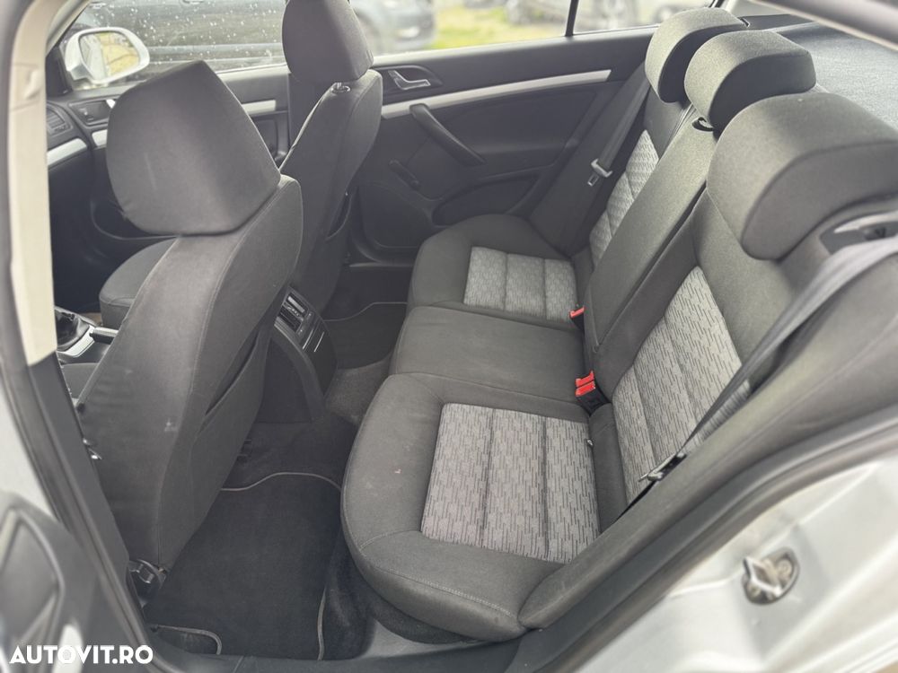 Skoda Octavia 1.6 TDI DPF Ambiente - 20