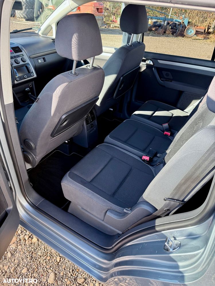 Volkswagen Touran - 6