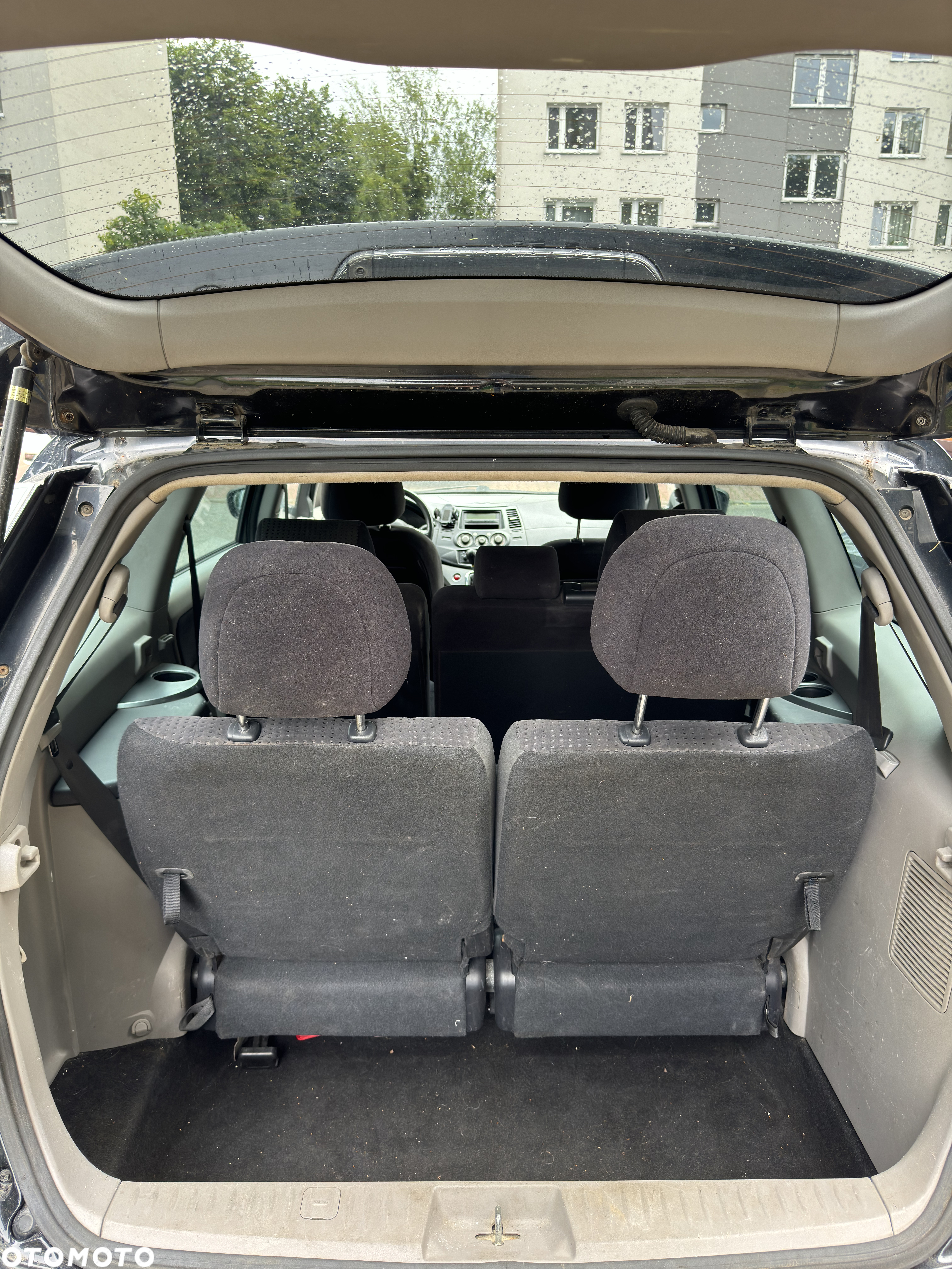 Mitsubishi Grandis - 16