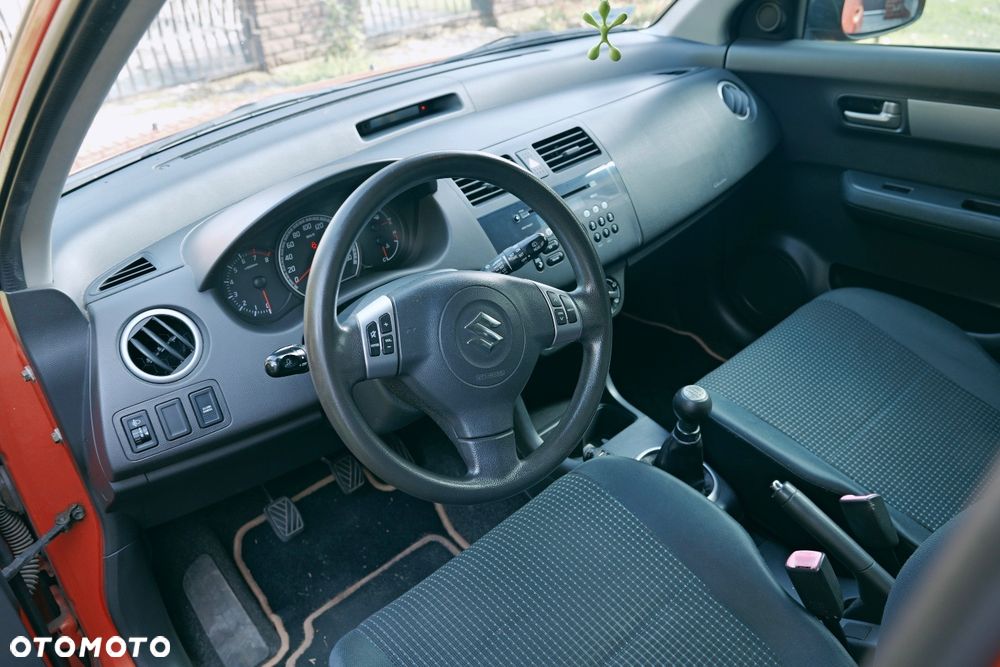 Suzuki Swift - 9