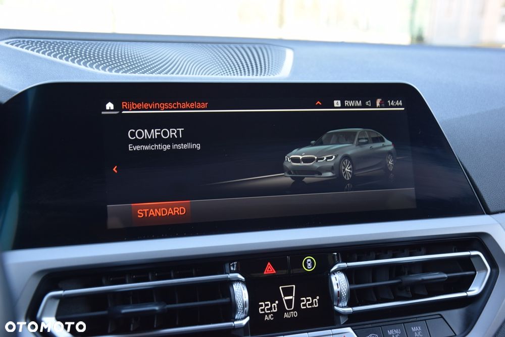 BMW Seria 3 318d Edition M Sport Shadow - 23