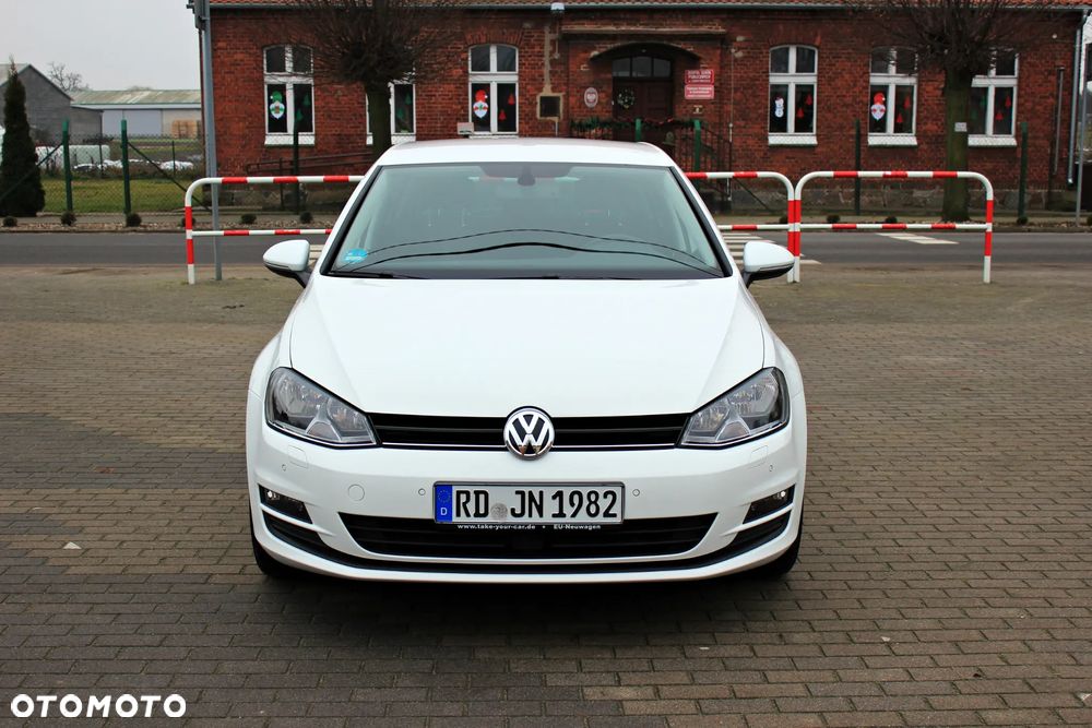 Volkswagen Golf - 2