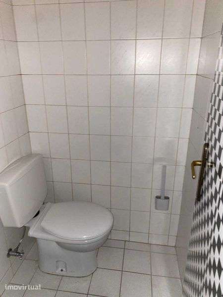 Arrenda-se Loja 31m2 em Mafamude c/ casa de banho - Grande imagem: 5/6