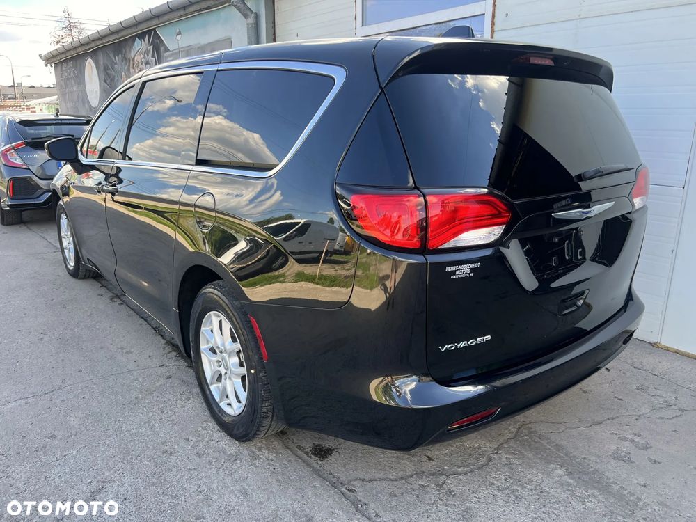 Chrysler Pacifica - 3