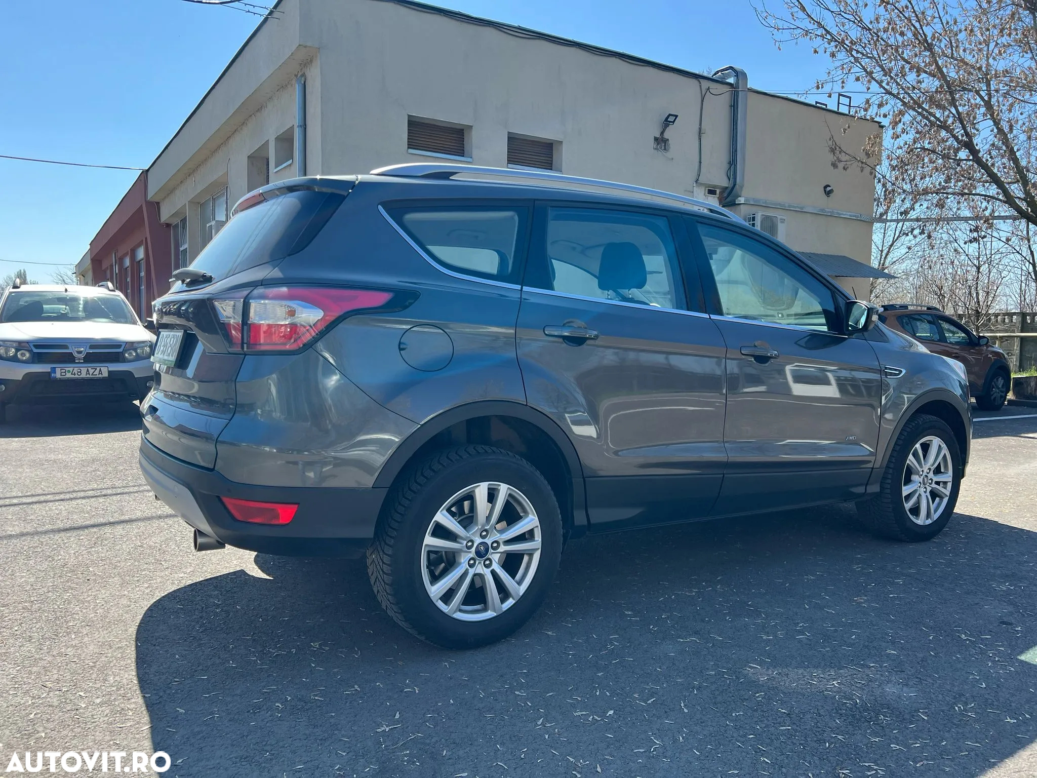 Ford Kuga - 4