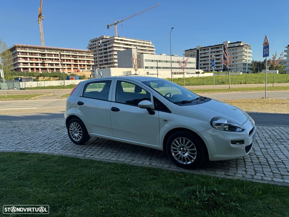 Fiat Punto 1.3 M-Jet Lounge S&S - 19