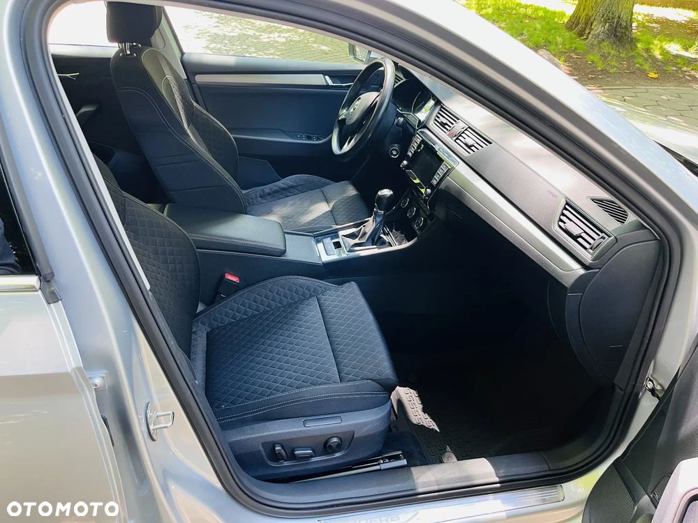 Skoda Superb 2.0 TDI Style - 6