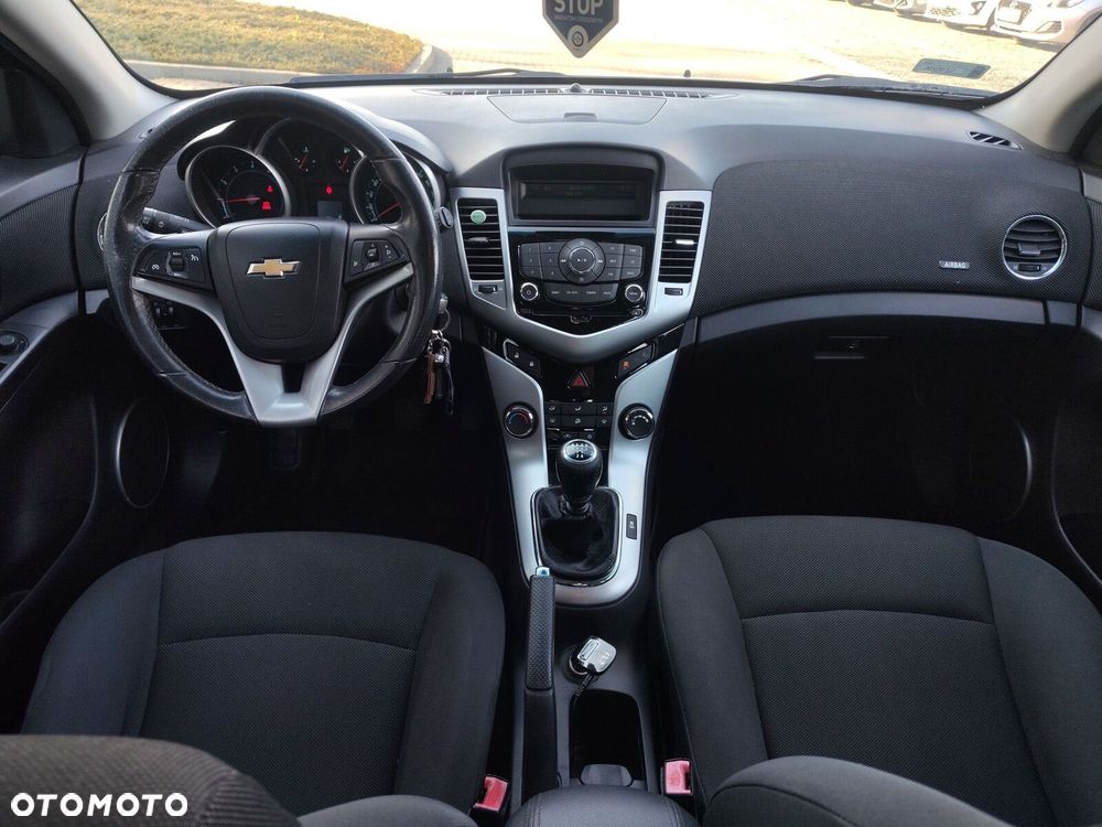 Chevrolet Cruze - 12
