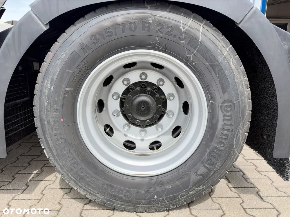 Ford F-MAX - 20