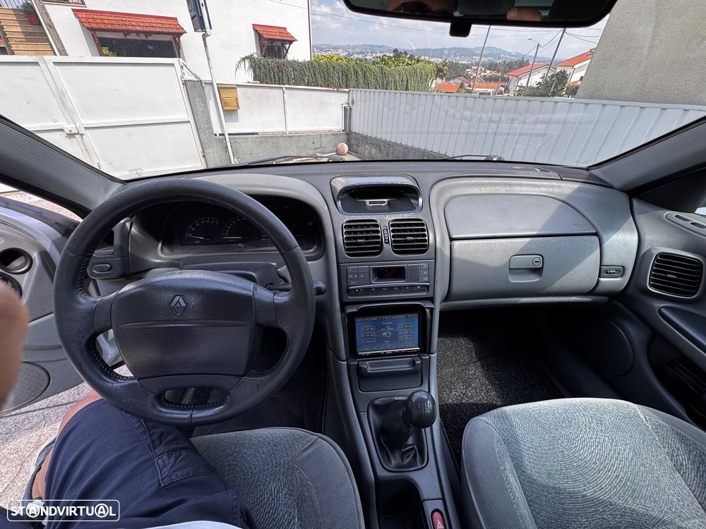 Renault Laguna 1.9 dTi RXE - 7