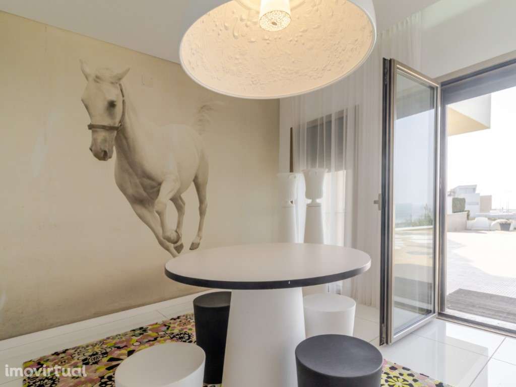 Moradia T5 com piscina a 50 metros da praia - Grande imagem: 4/23