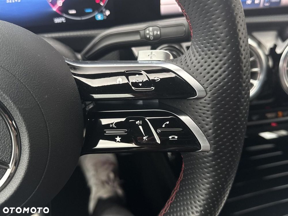 Mercedes-Benz CLA - 27