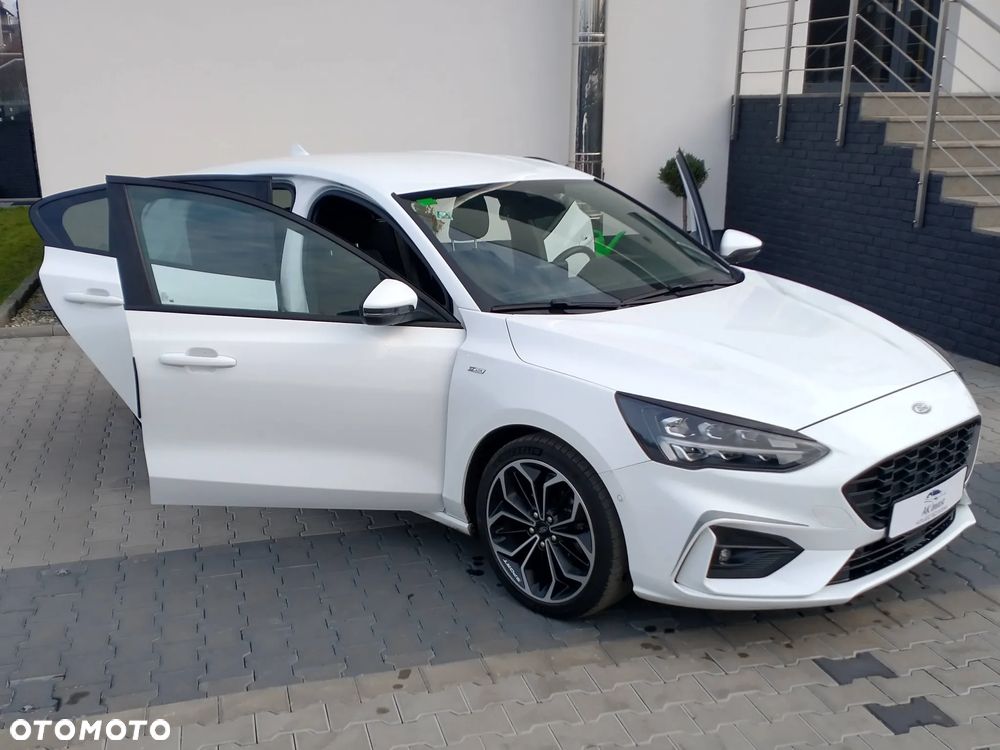 Ford Focus 1.0 EcoBoost Hybrid ST-LINE DESIGN - 17