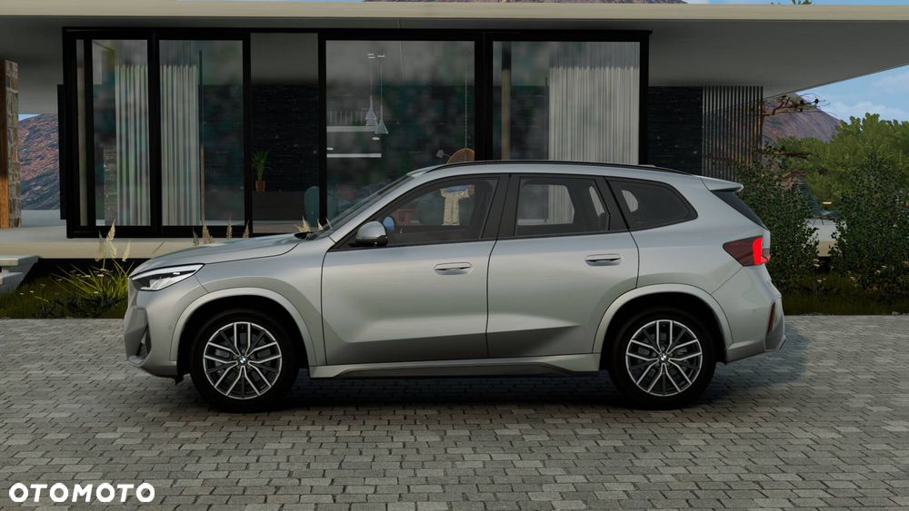 BMW iX1 eDrive20 66.5kWh M Sport - 4