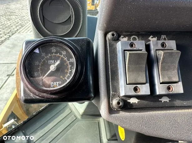 Caterpillar CS-563E - 35