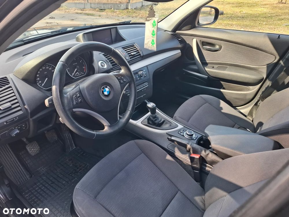 BMW Seria 1 118d DPF - 10
