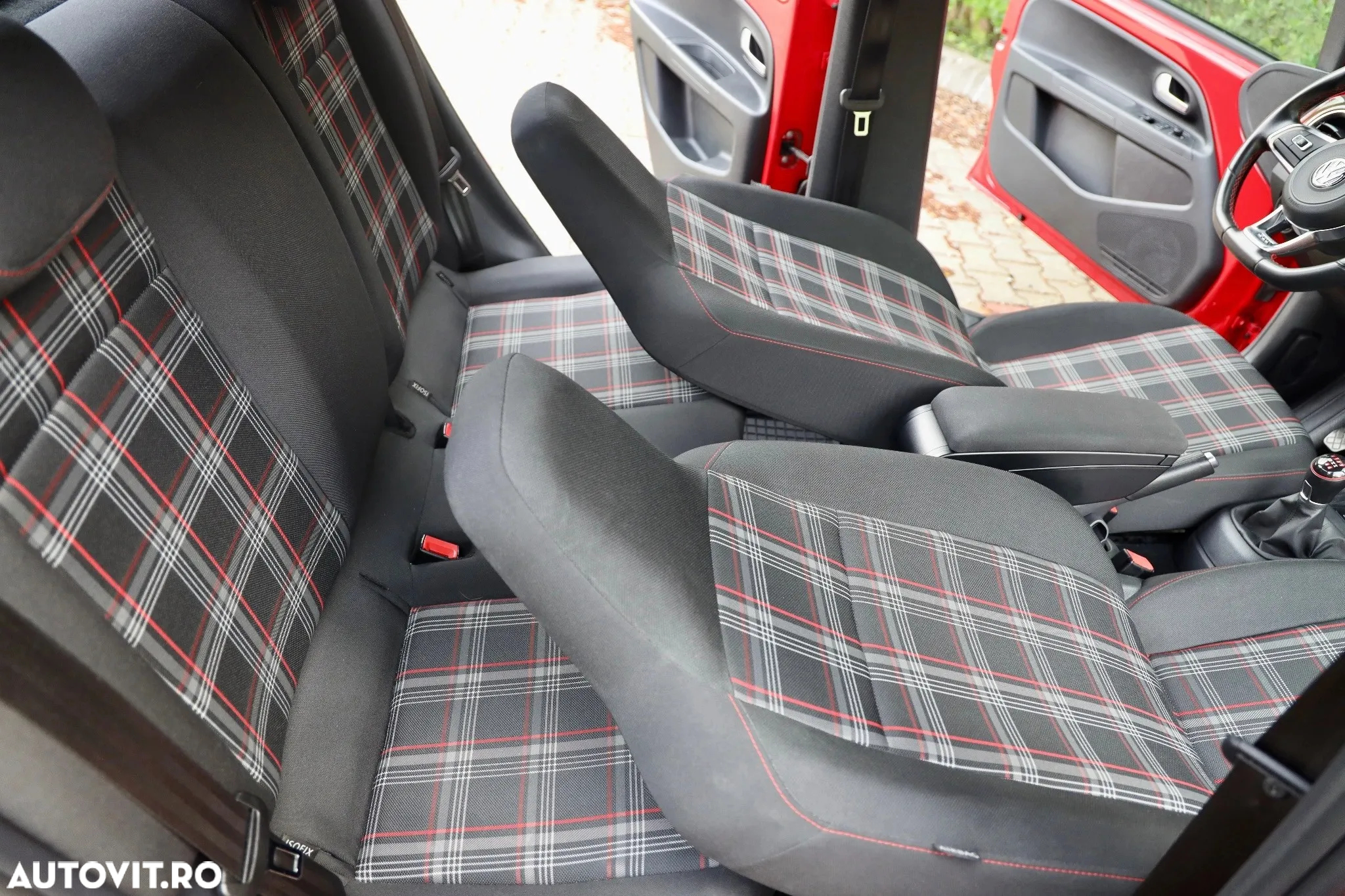 Volkswagen up! GTI - 11