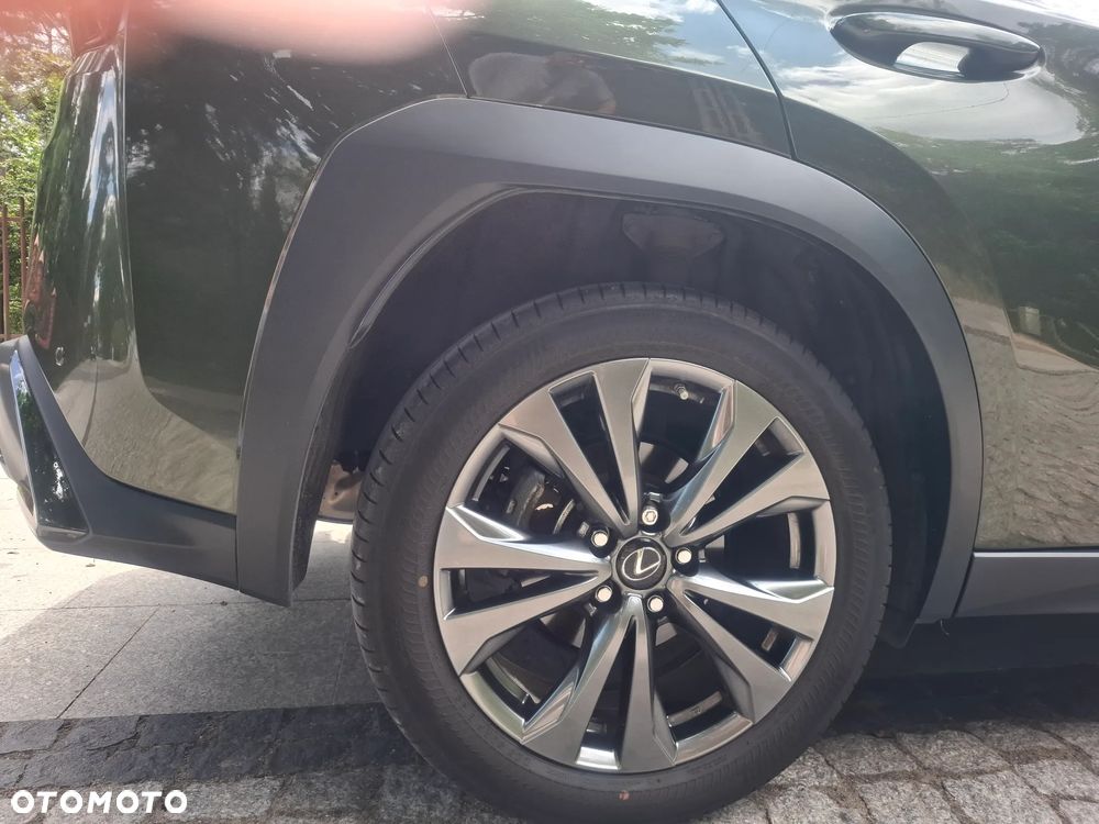 Lexus UX 200 GPF F Sport Design+ 2WD - 9