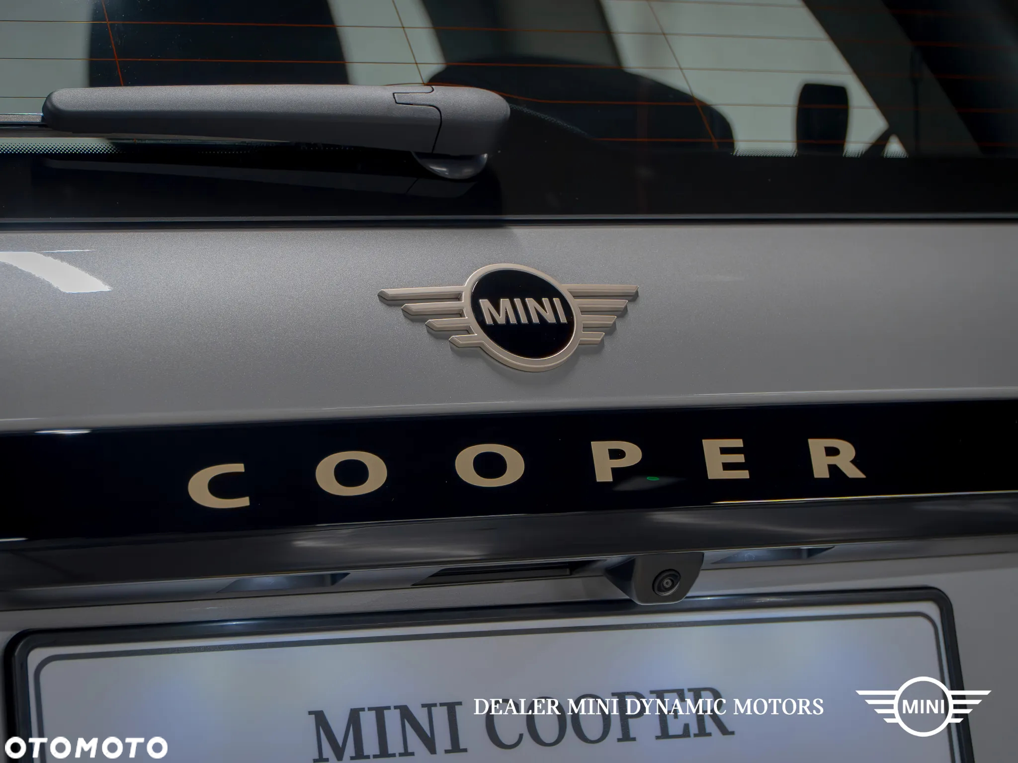 MINI Cooper E Essential Trim - 12