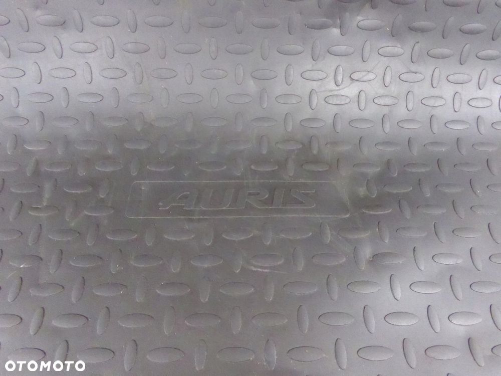 podłoga mata dywan bagażnika TOYOTA AURIS II KOMBI - 3