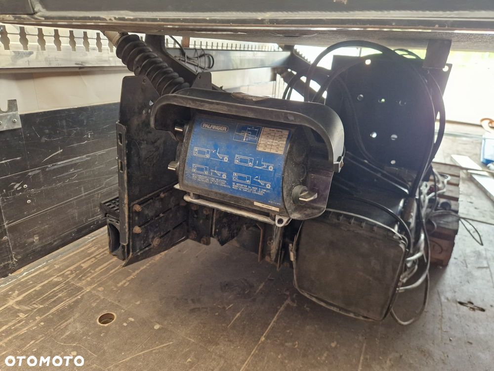 Kontener Zabudowa IVECO Plandeka Winda 6.16x2.47x2.56 - 16