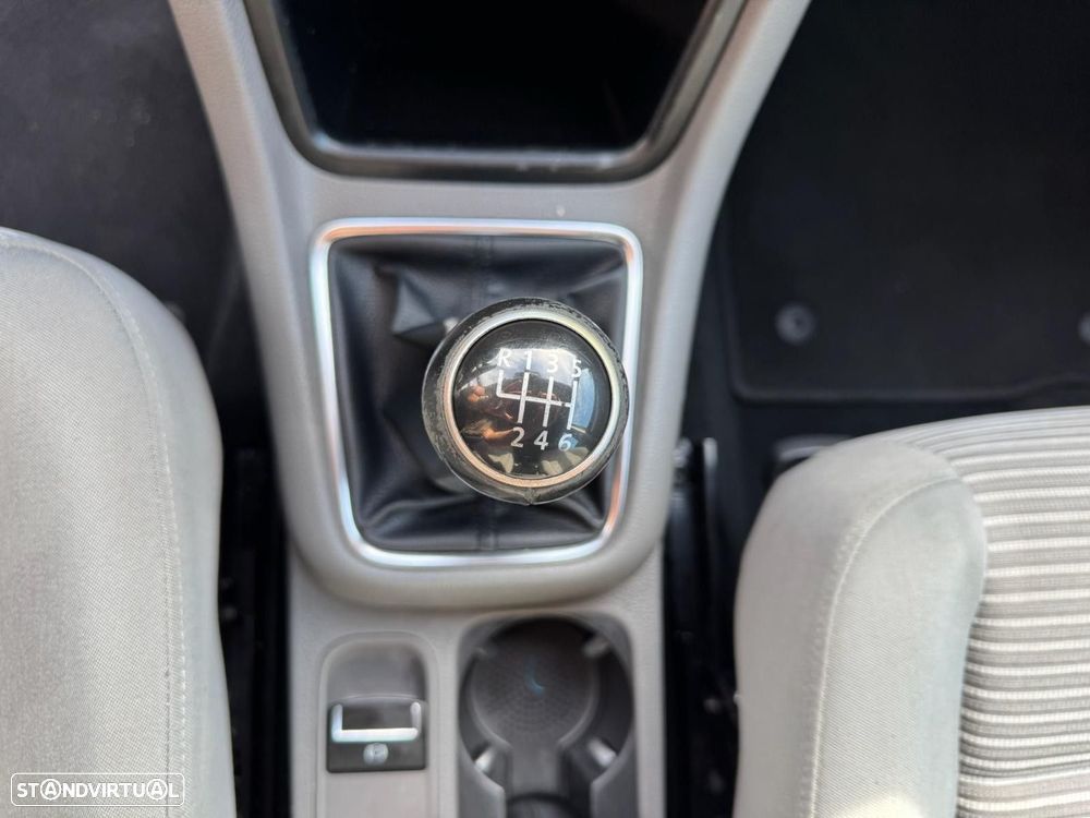 VW Sharan 2.0 TDI Confortline - 16