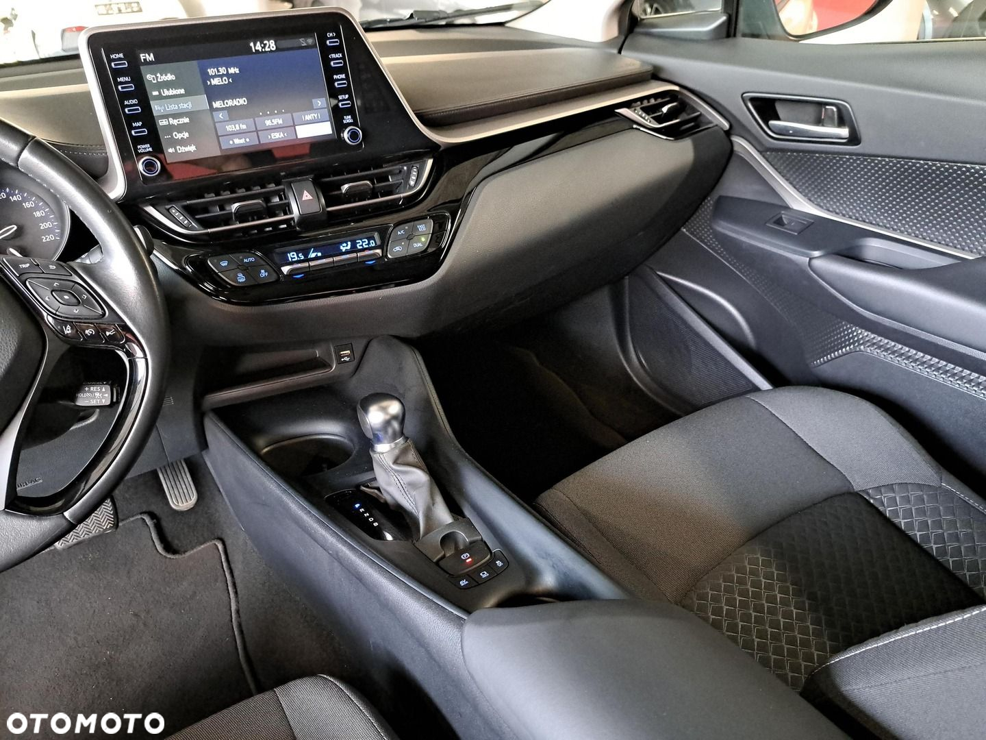 Toyota C-HR - 25