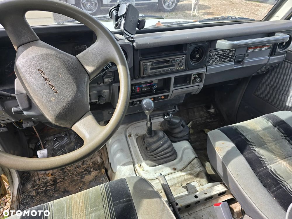 Toyota Land Cruiser LJ70 - 13