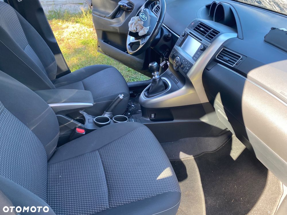 Toyota Verso 1.8 Premium 7os - 15