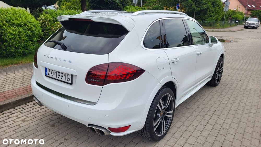 Porsche Cayenne - 4