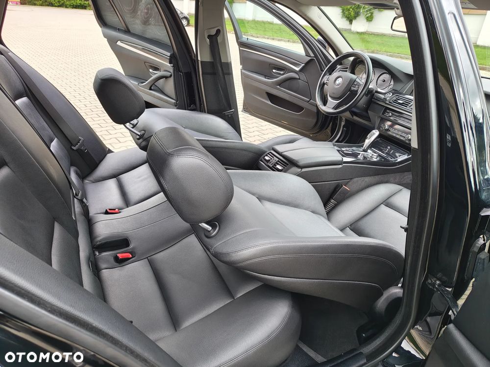 BMW Seria 5 520d xDrive - 29