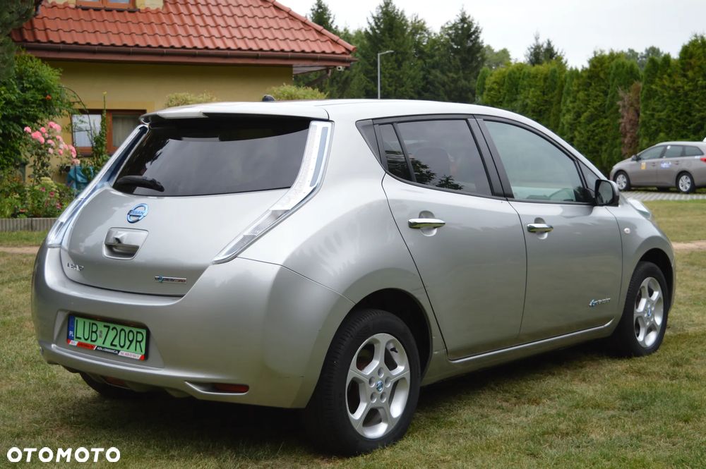 Nissan Leaf 24 kWh (mit Batterie) Visia + - 7