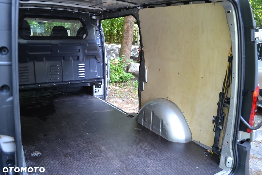Mercedes-Benz VITO - 20